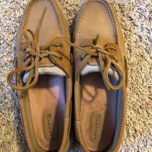 Women’s Sperry boat shoes